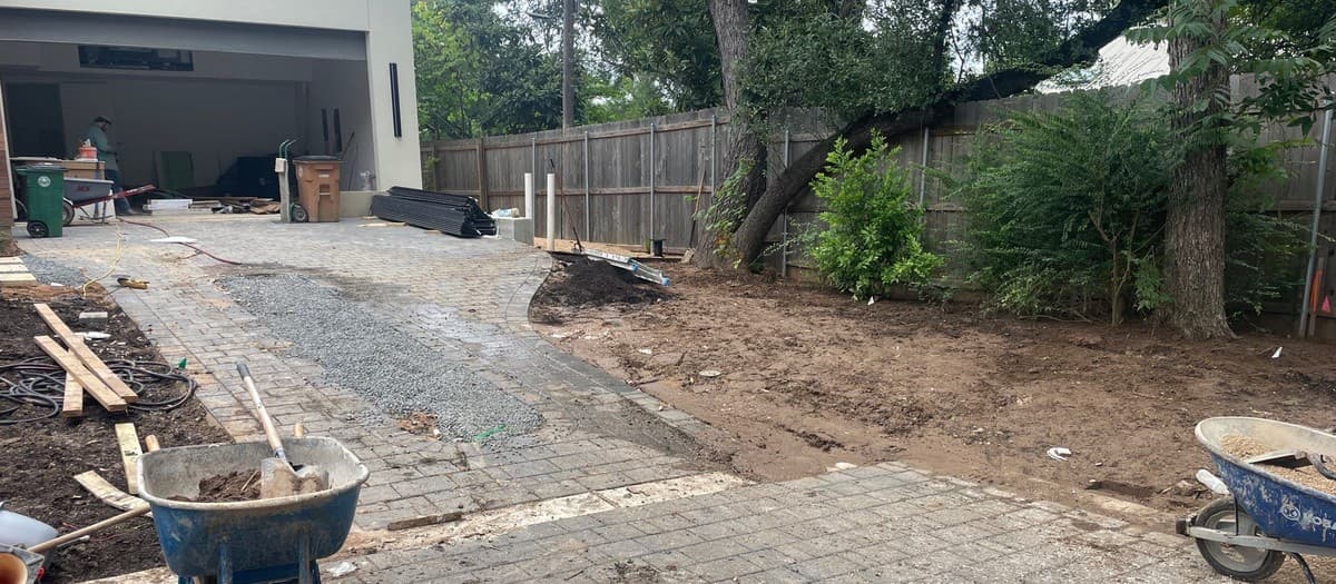 Crew size guide for residential landscape projects — matching team size to project scope and daily production