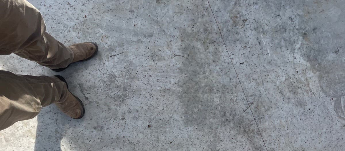 Concrete flatwork pricing — pour, finish, reinforcement, and form work cost per square foot